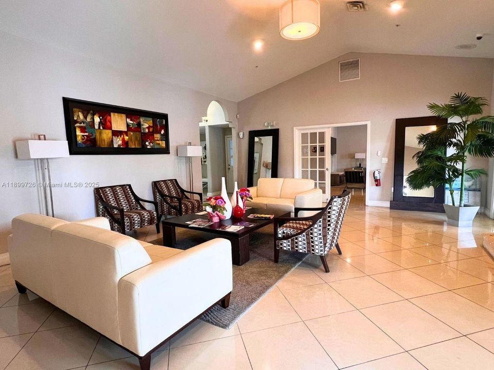 最近租的: $2,400 (2 贝兹, 2 浴室, 1065 平方英尺)