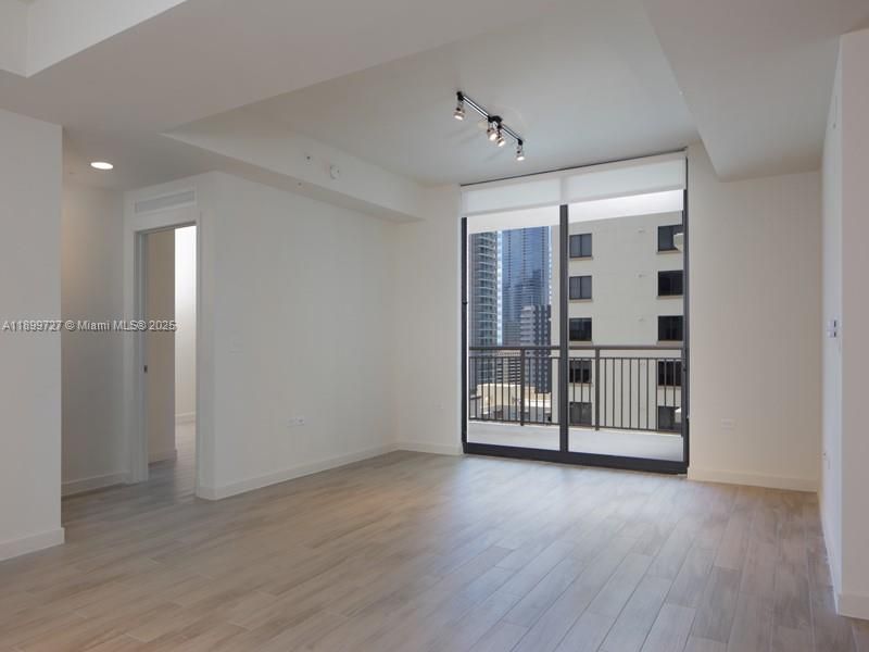 Active With Contract: $4,100 (2 beds, 2 baths, 1384 Square Feet)