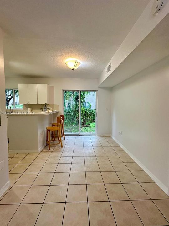For Rent: $1,795 (3 beds, 2 baths, 1099 Square Feet)