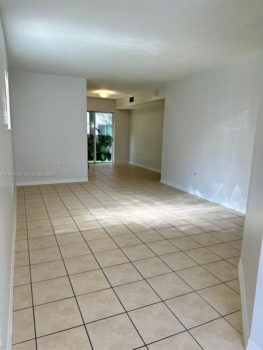 For Rent: $1,795 (3 beds, 2 baths, 1099 Square Feet)