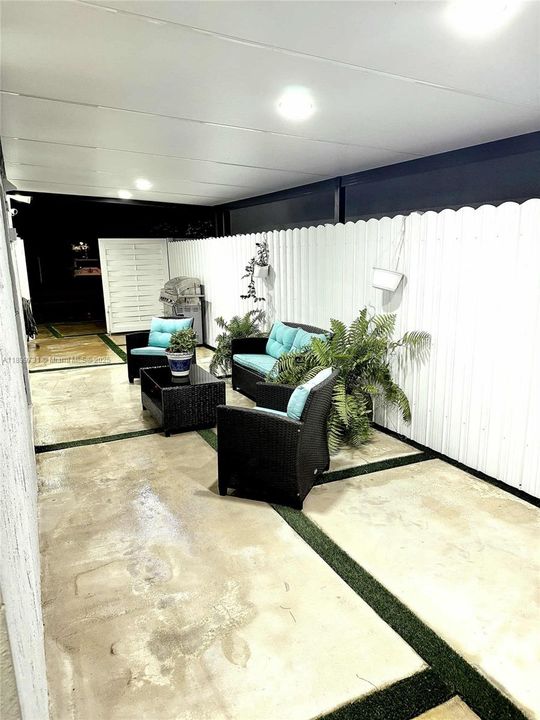 For Sale: $665,000 (3 beds, 3 baths, 1244 Square Feet)