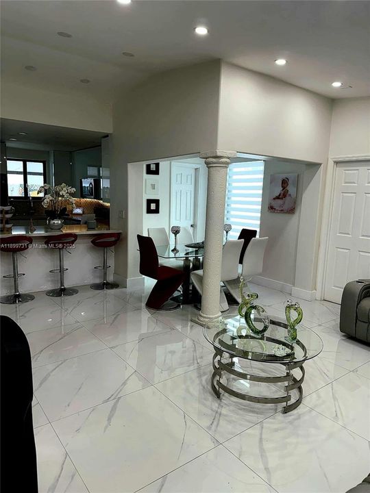 For Sale: $665,000 (3 beds, 3 baths, 1244 Square Feet)