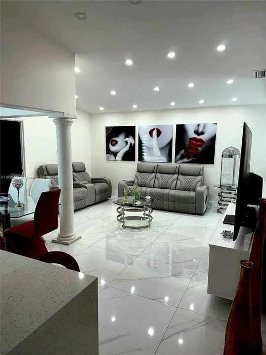 For Sale: $665,000 (3 beds, 3 baths, 1244 Square Feet)