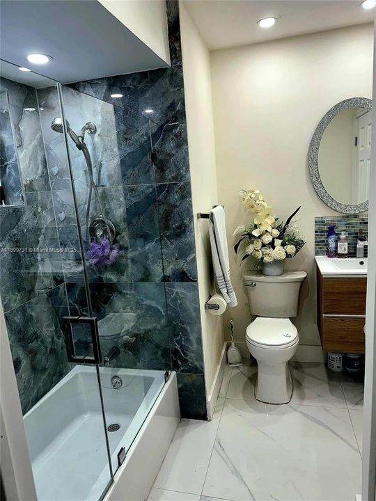 For Sale: $665,000 (3 beds, 3 baths, 1244 Square Feet)