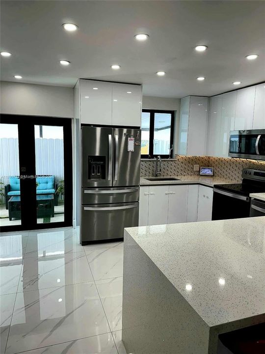 For Sale: $665,000 (3 beds, 3 baths, 1244 Square Feet)