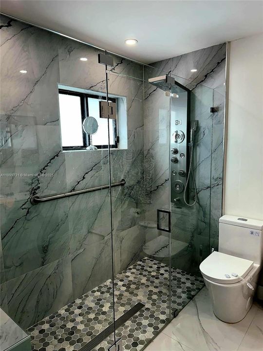 For Sale: $665,000 (3 beds, 3 baths, 1244 Square Feet)