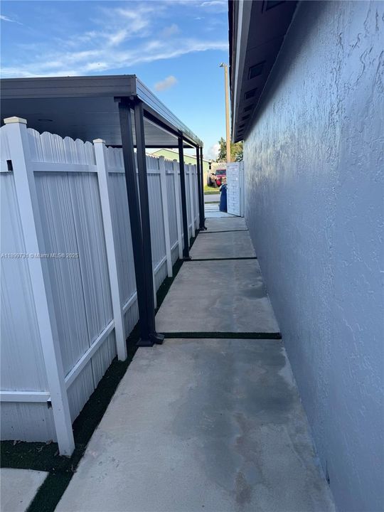 For Sale: $665,000 (3 beds, 3 baths, 1244 Square Feet)