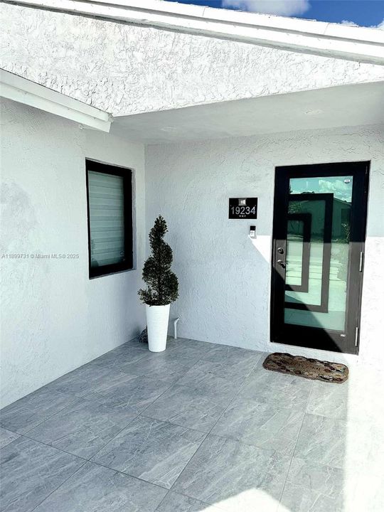 For Sale: $665,000 (3 beds, 3 baths, 1244 Square Feet)