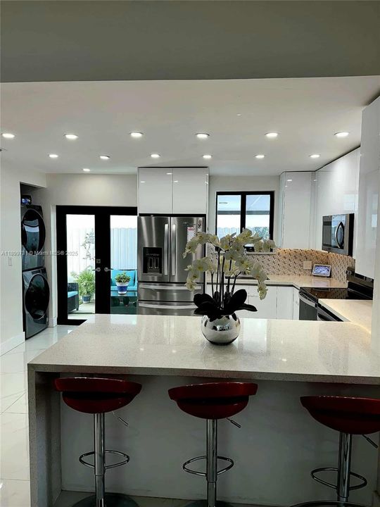 For Sale: $665,000 (3 beds, 3 baths, 1244 Square Feet)