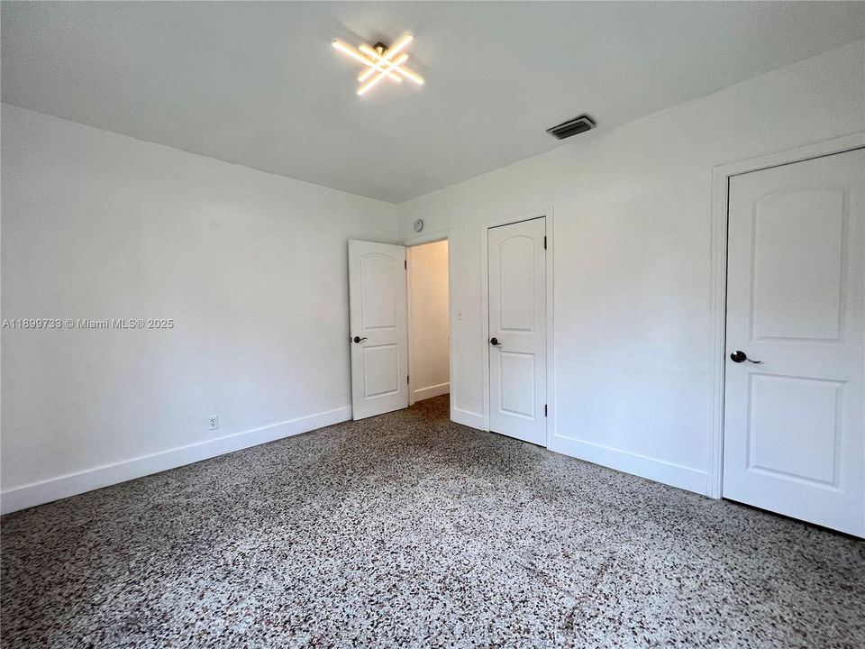 For Rent: $2,600 (2 beds, 1 baths, 1805 Square Feet)