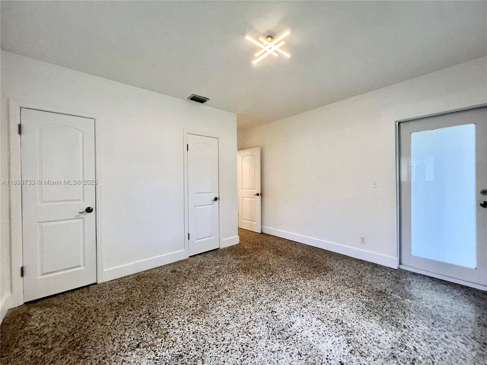 For Rent: $2,600 (2 beds, 1 baths, 1805 Square Feet)