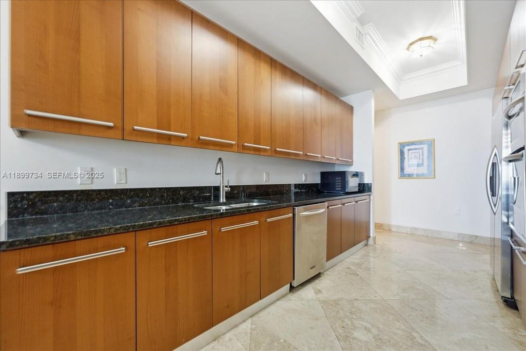 For Rent: $8,000 (3 beds, 4 baths, 2459 Square Feet)