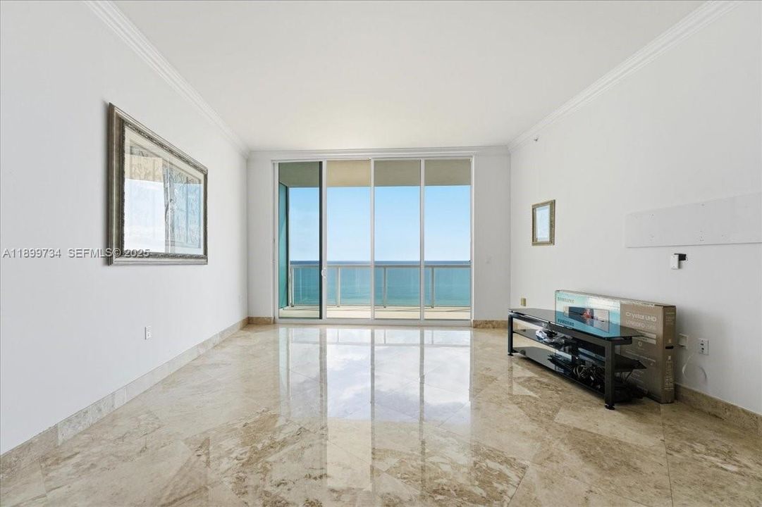 For Rent: $8,000 (3 beds, 4 baths, 2459 Square Feet)