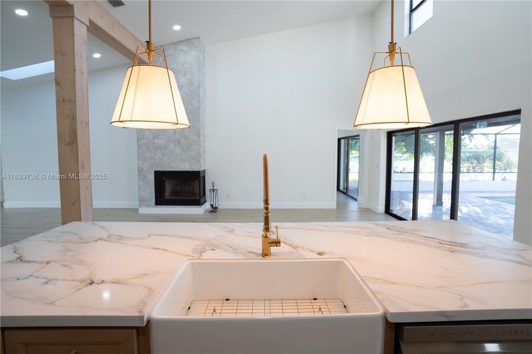 For Sale: $690,000 (3 beds, 2 baths, 2433 Square Feet)