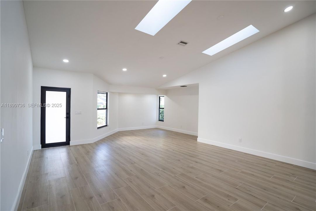 For Sale: $690,000 (3 beds, 2 baths, 2433 Square Feet)