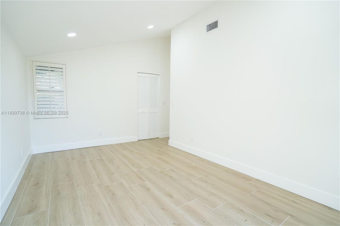 For Sale: $690,000 (3 beds, 2 baths, 2433 Square Feet)