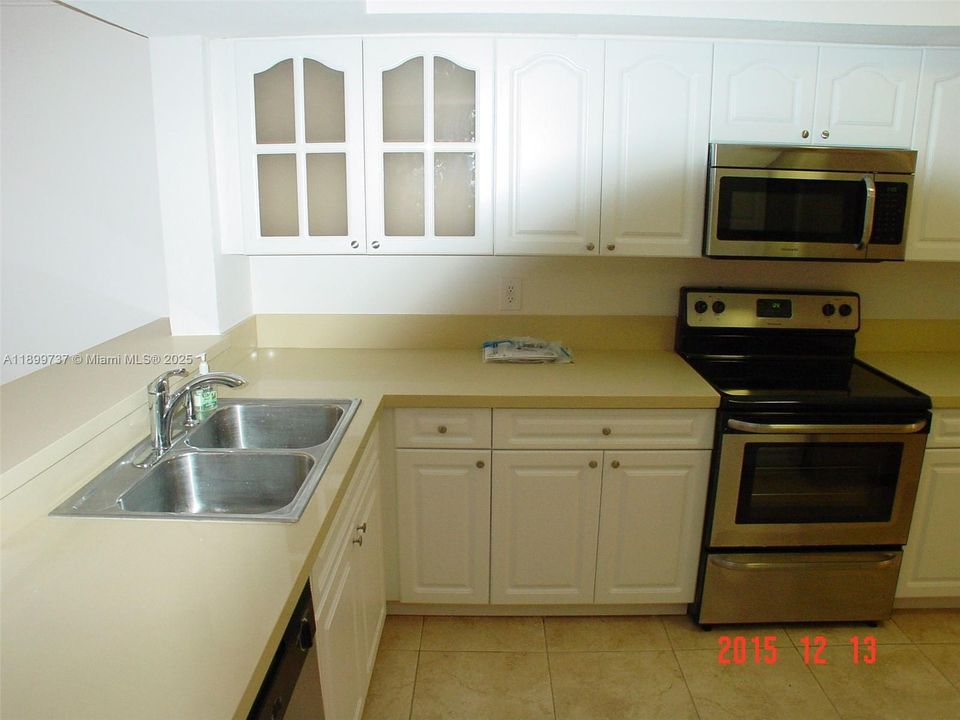 For Rent: $1,990 (2 beds, 2 baths, 1140 Square Feet)