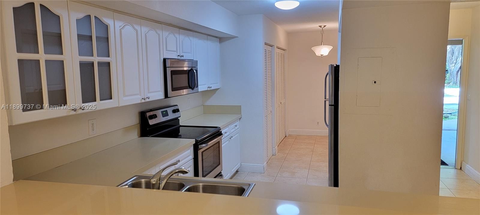 For Rent: $1,990 (2 beds, 2 baths, 1140 Square Feet)