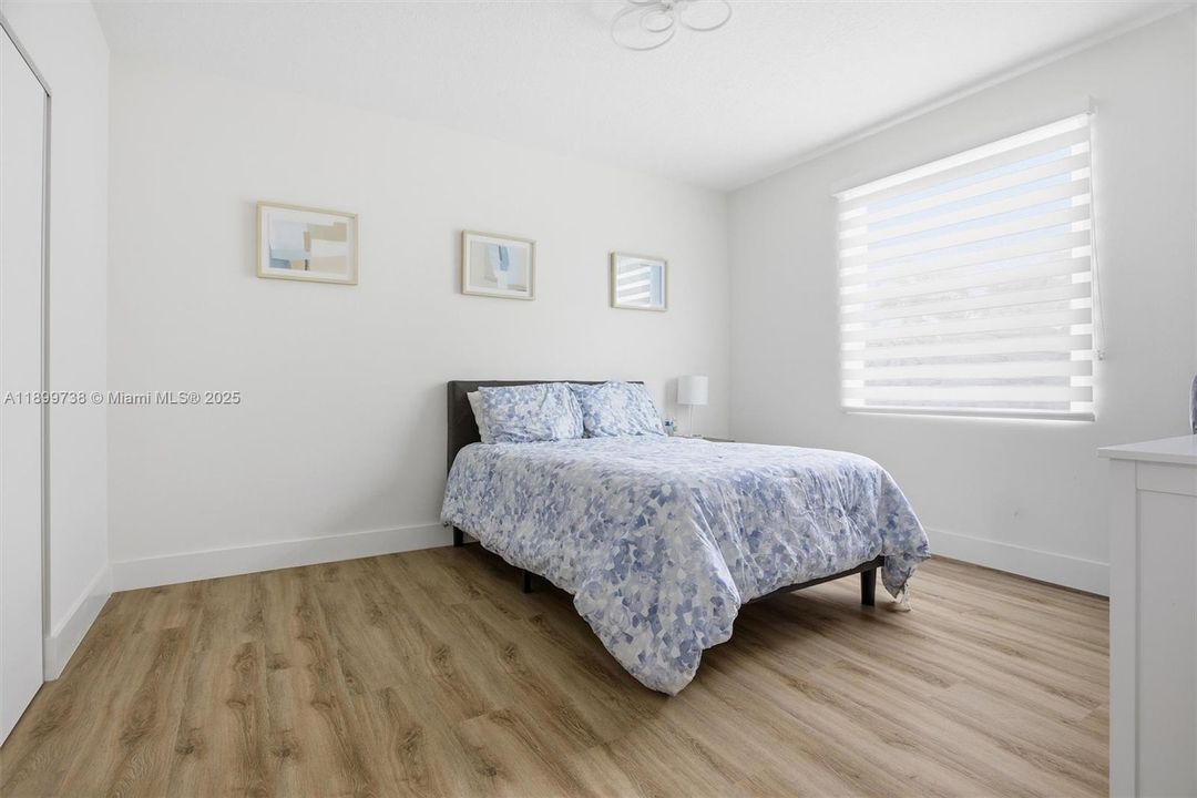 For Sale: $3,300,000 (5 beds, 6 baths, 5950 Square Feet)