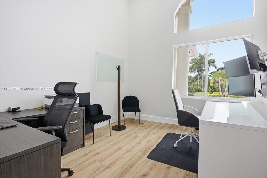 For Sale: $3,300,000 (5 beds, 6 baths, 5950 Square Feet)