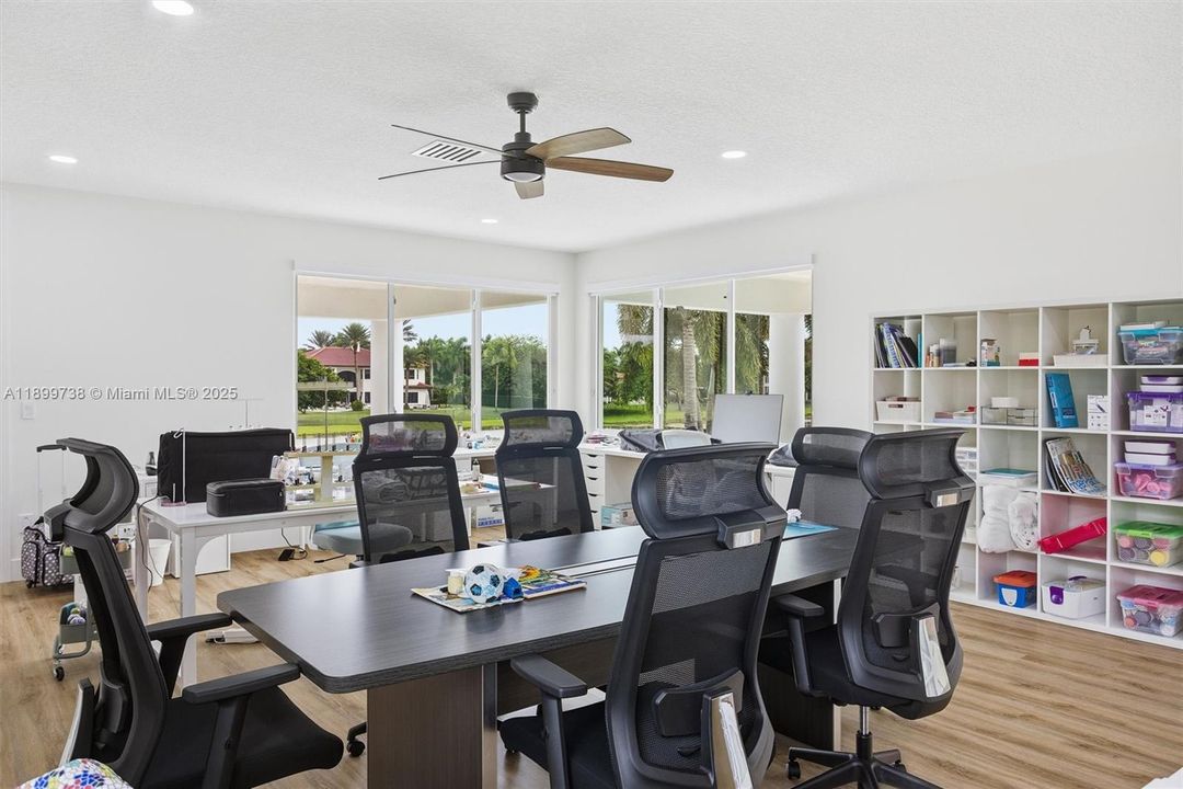 For Sale: $3,300,000 (5 beds, 6 baths, 5950 Square Feet)