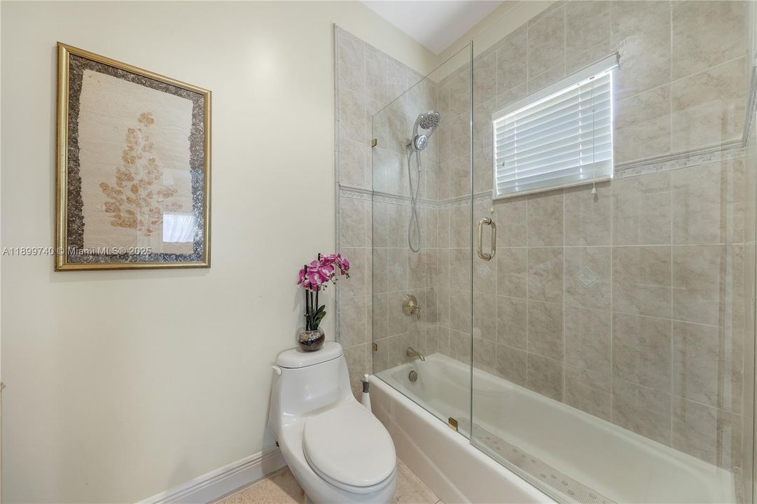 En Venta: $2,400,000 (7 camas, 7 baños, 5817 Pies cuadrados)