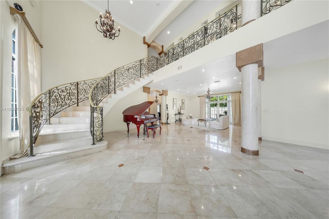 En Venta: $2,400,000 (7 camas, 7 baños, 5817 Pies cuadrados)