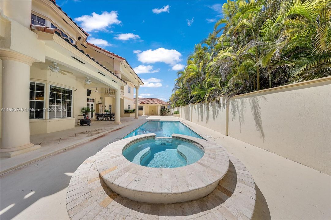 En Venta: $2,400,000 (7 camas, 7 baños, 5817 Pies cuadrados)