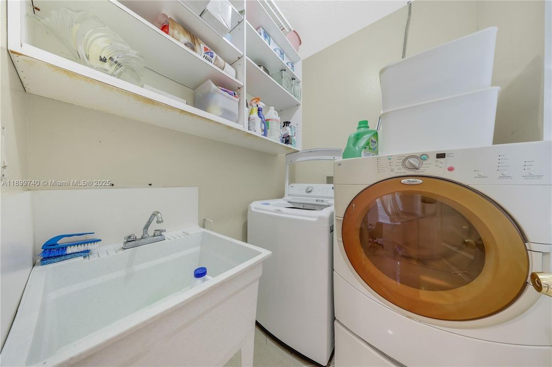 En Venta: $2,400,000 (7 camas, 7 baños, 5817 Pies cuadrados)