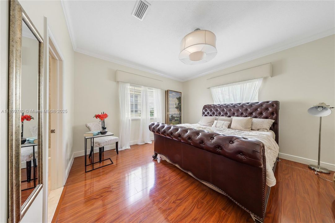 En Venta: $2,400,000 (7 camas, 7 baños, 5817 Pies cuadrados)