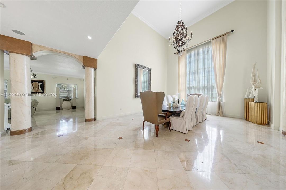 En Venta: $2,400,000 (7 camas, 7 baños, 5817 Pies cuadrados)