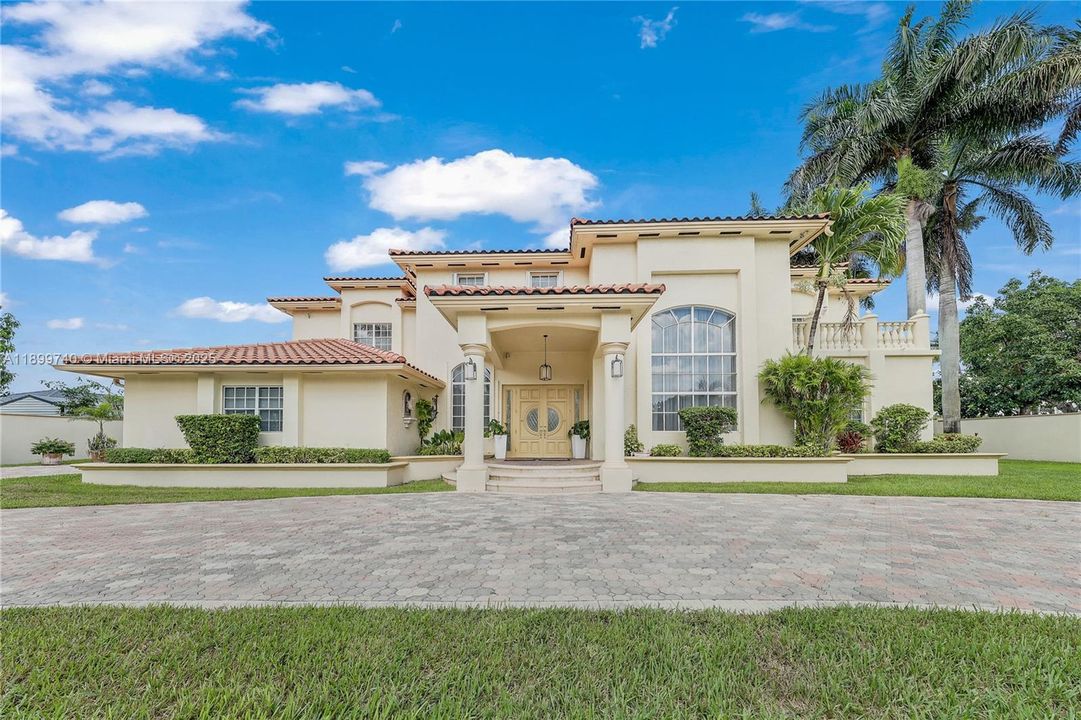 En Venta: $2,400,000 (7 camas, 7 baños, 5817 Pies cuadrados)