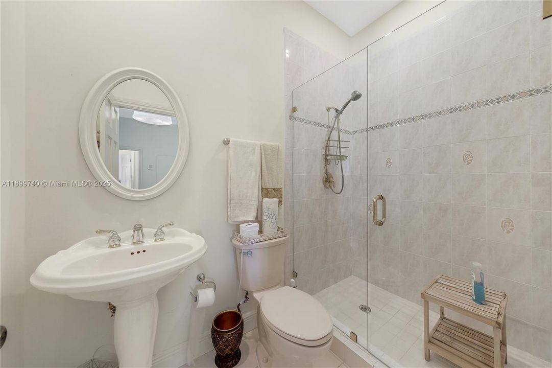 En Venta: $2,400,000 (7 camas, 7 baños, 5817 Pies cuadrados)