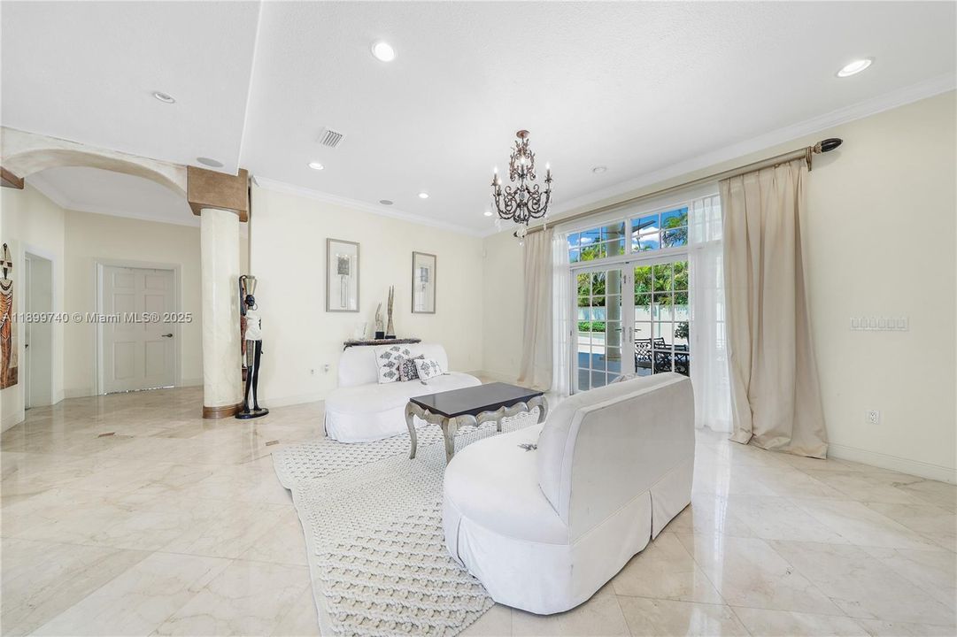 En Venta: $2,400,000 (7 camas, 7 baños, 5817 Pies cuadrados)