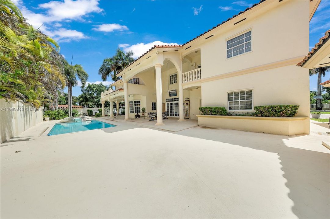 En Venta: $2,400,000 (7 camas, 7 baños, 5817 Pies cuadrados)