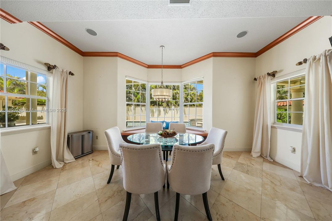 En Venta: $2,400,000 (7 camas, 7 baños, 5817 Pies cuadrados)