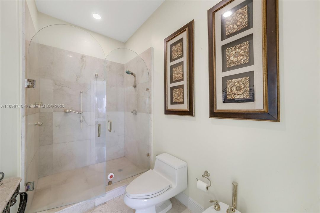 En Venta: $2,400,000 (7 camas, 7 baños, 5817 Pies cuadrados)