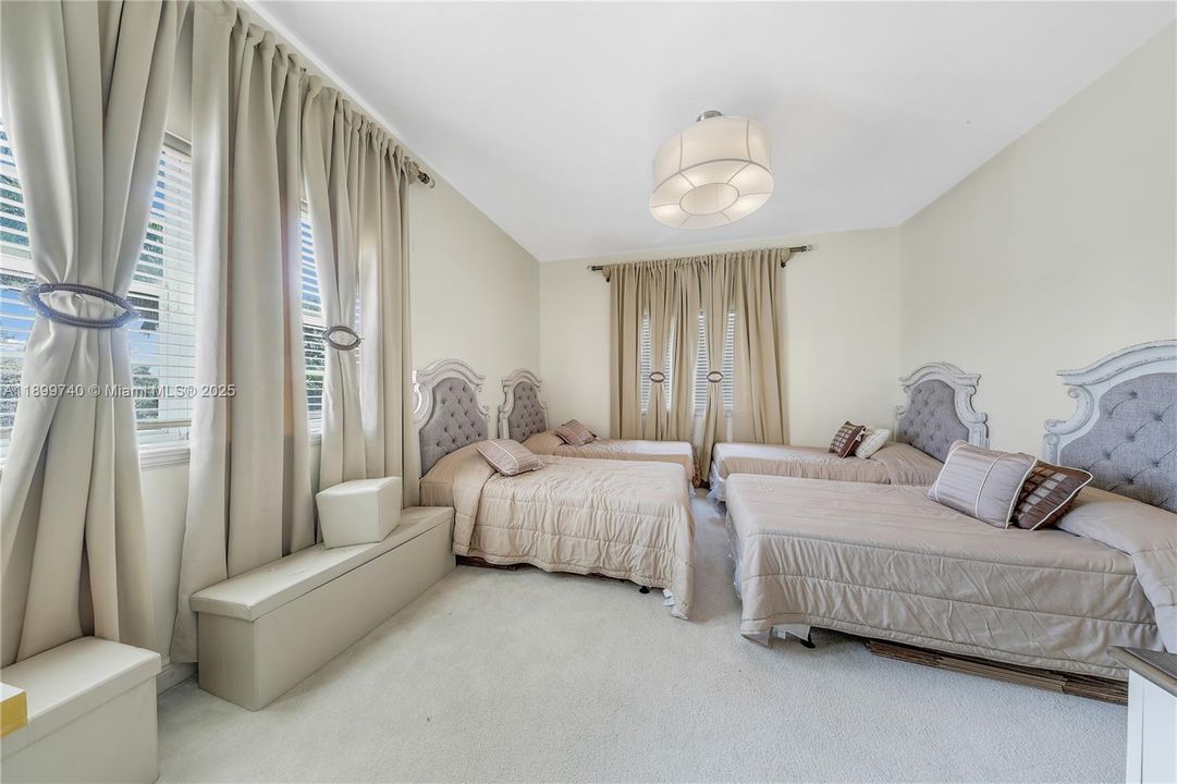 En Venta: $2,400,000 (7 camas, 7 baños, 5817 Pies cuadrados)