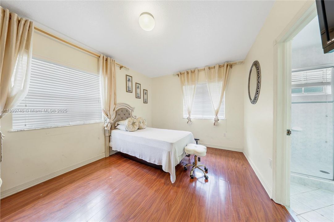 En Venta: $2,400,000 (7 camas, 7 baños, 5817 Pies cuadrados)