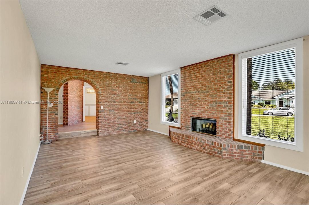 For Sale: $650,000 (3 beds, 3 baths, 2770 Square Feet)