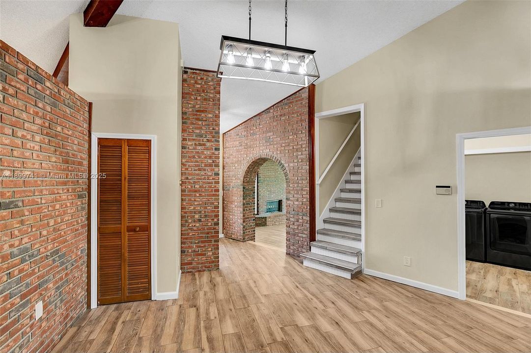 For Sale: $650,000 (3 beds, 3 baths, 2770 Square Feet)