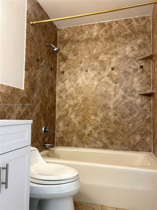 最近租的: $2,800 (3 贝兹, 2 浴室, 1310 平方英尺)