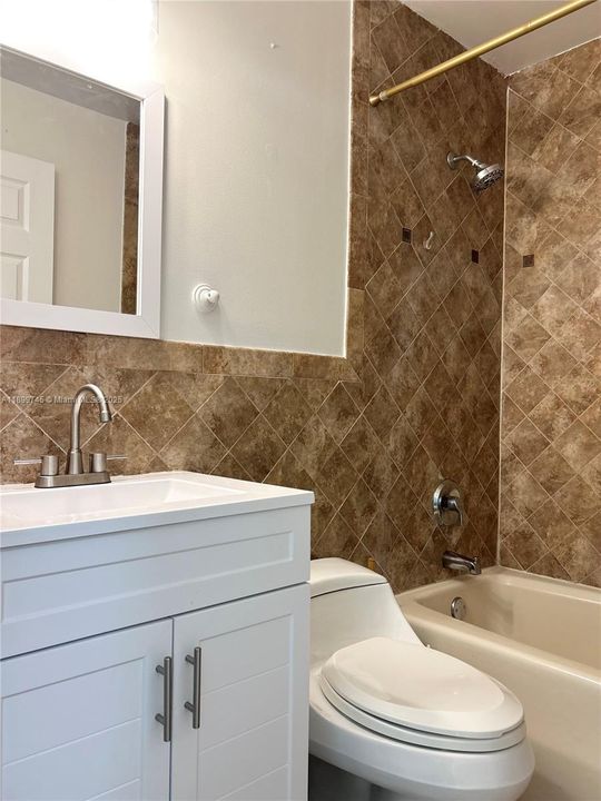 最近租的: $2,800 (3 贝兹, 2 浴室, 1310 平方英尺)