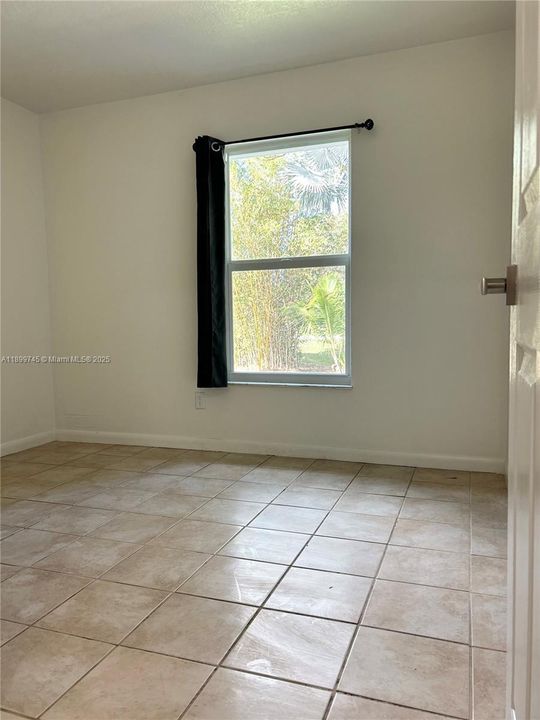 最近租的: $2,800 (3 贝兹, 2 浴室, 1310 平方英尺)