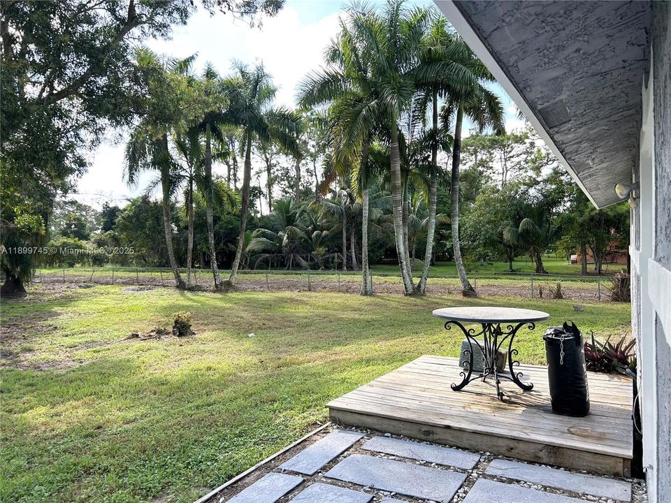 最近租的: $2,800 (3 贝兹, 2 浴室, 1310 平方英尺)