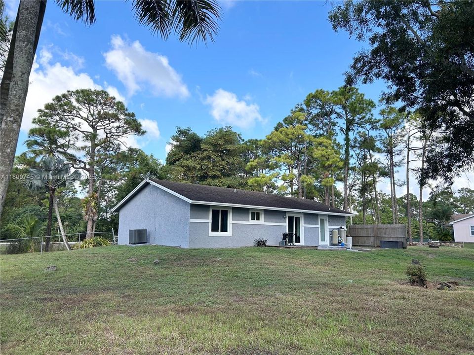 最近租的: $2,800 (3 贝兹, 2 浴室, 1310 平方英尺)