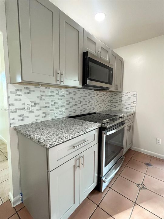 最近租的: $2,800 (3 贝兹, 2 浴室, 1310 平方英尺)