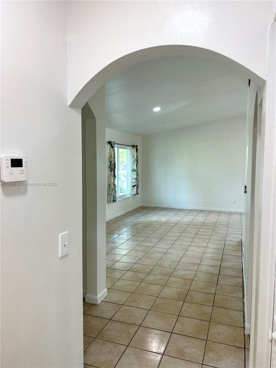 最近租的: $2,800 (3 贝兹, 2 浴室, 1310 平方英尺)