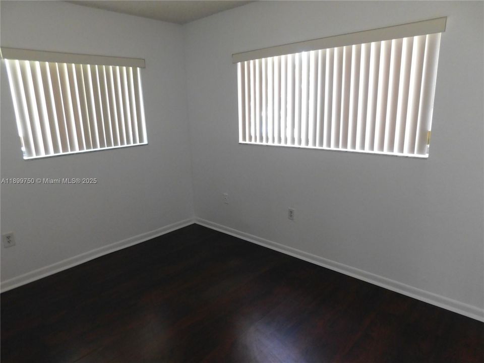 2nd bedroom