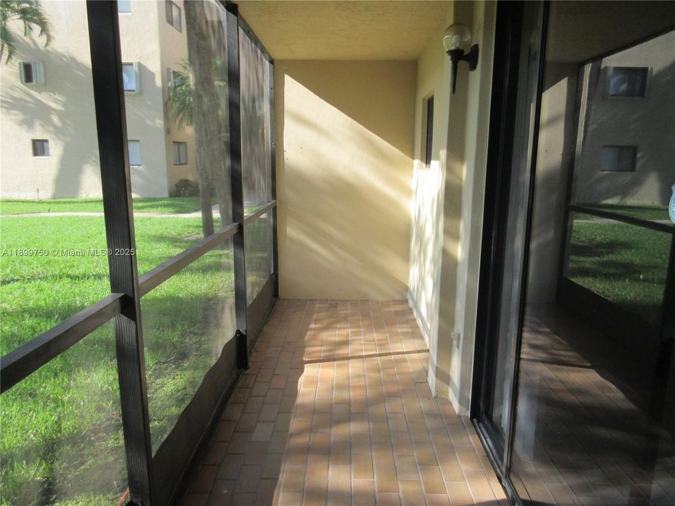 For Sale: $275,000 (3 beds, 2 baths, 1040 Square Feet)